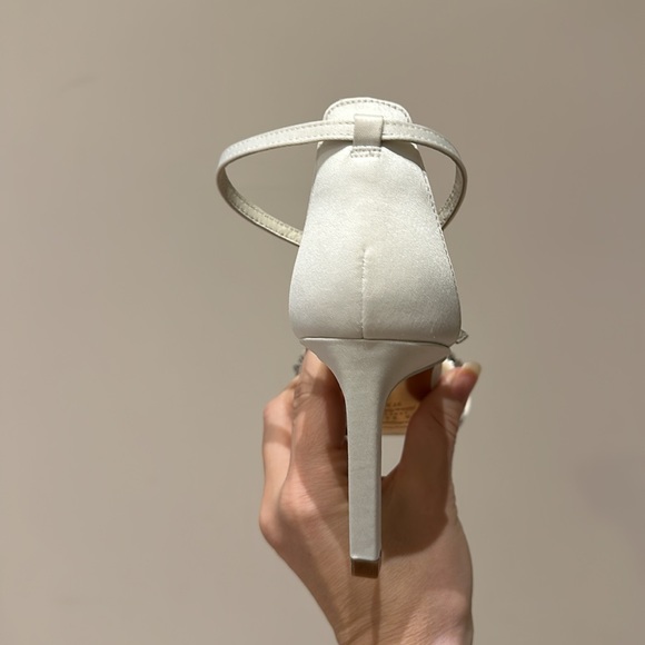 Ted Baker Saralia Strappy Satin Heel White Ivory Women’s 7 with Jewel Detail - Picture 7 of 8